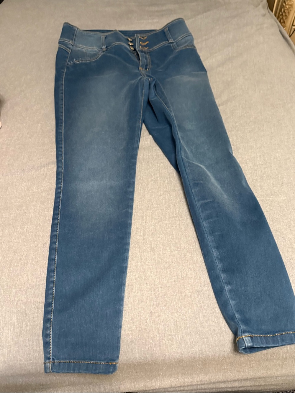 Mid-Rise Skinny Jeans in Washed Blue